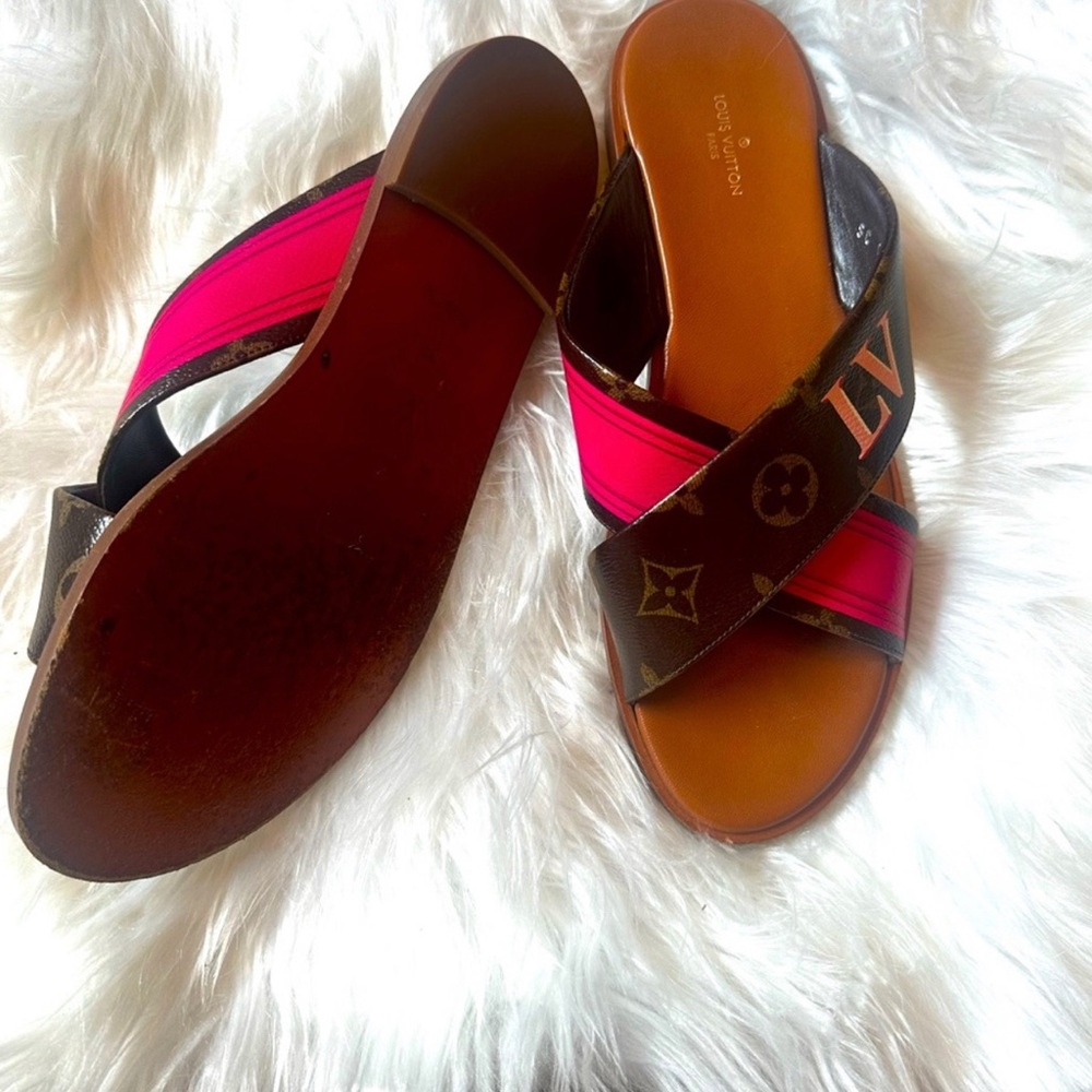 Authentic Louis Vuitton slides size 39 - Picture 4 of 6